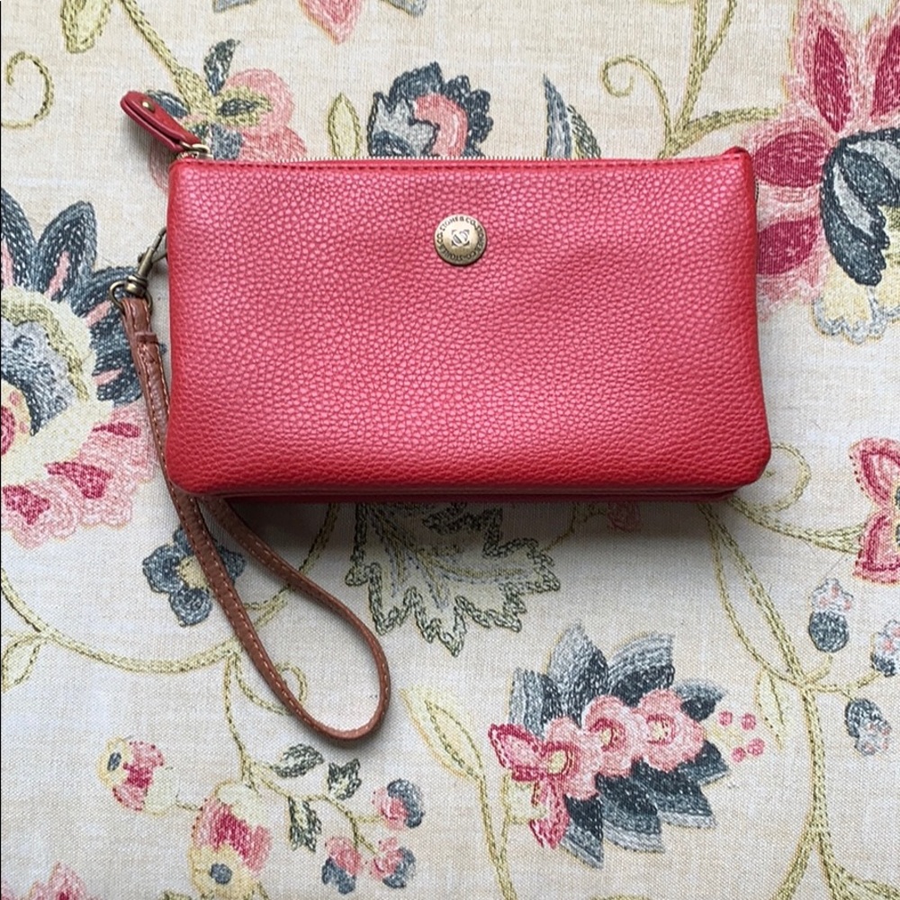 Clutch/wristlet/wallet